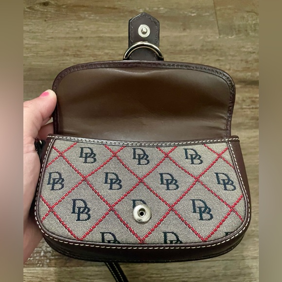Dooney and Bourke Wristlet Bag Coin Purse Logo Designer Buckle Snap D & B - Picture 4 of 11